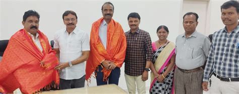 Typewriting - Typing Institutes