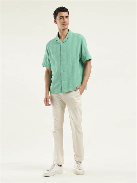 Men's Striped Spread Collar Shirt – Levis India Store