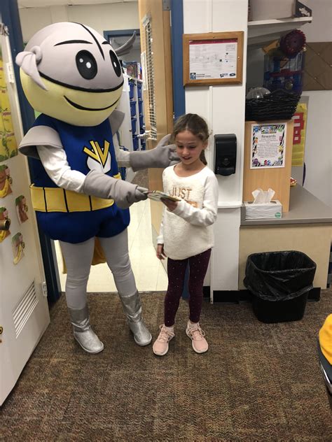 VV Voyagers on Twitter: "Valley View students had a visitor yesterday ...