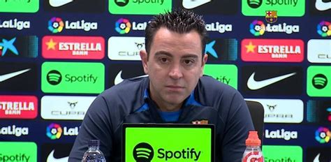 Xavi contraataca al hablar sobre el césped y el sol: "No me voy a callar"