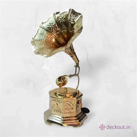Brass Gramophone Miniature – deckout.in