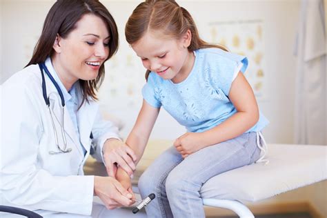 Family Nurse Practitioner vs. Doctor: What’s the Difference? | United States University | United ...