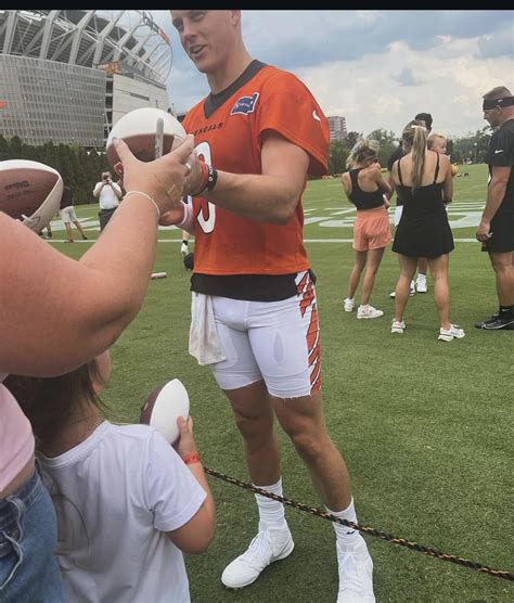 NFL Bulging 的图像结果