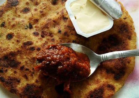 Makkai ka paratha stuffed with Paneer and coriander Recipe by Mili Jain ...