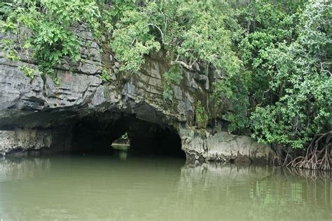 2023 Private Tanjung Rhu Village and Mangroves by Boat in Langkawi