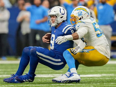Colts vs. Chargers score updates, highlights, analysis, Nick Foles