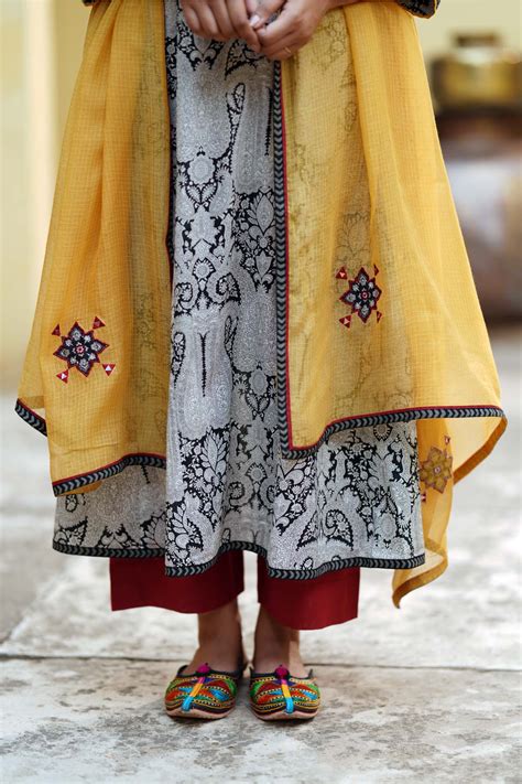 Mustard Yellow Kotadoriya Dupatta With Applique Work | Cotras
