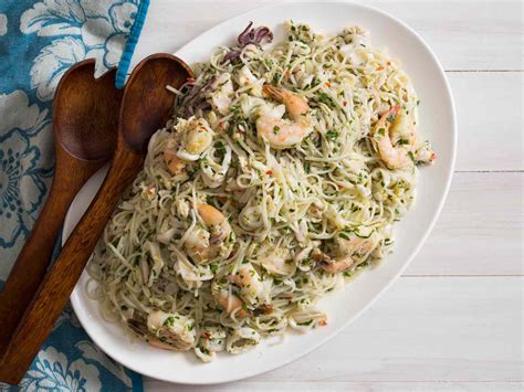 16 Light and Summery Pasta Recipes
