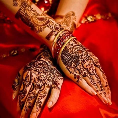 The Magical Mehndi Designs 2019 Guide: What To Wear For The Bride ...