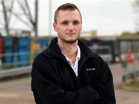 Guy Offers $71 Million To City Dump Yard, To Find Hard Drive With 7500 ...