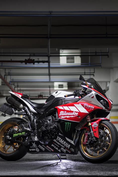 Download wallpaper red, white, yamaha, parking, yzf-r1, section ...