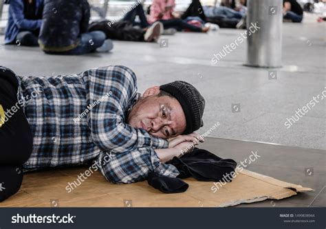 Homeless Person 的图像结果