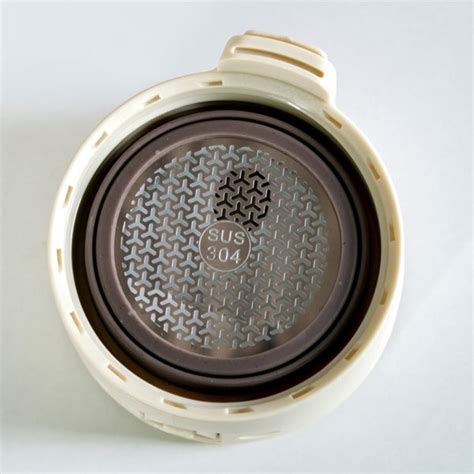 Insulated Creamy White Gym Water Bottle With Strainer 500ml Online ...