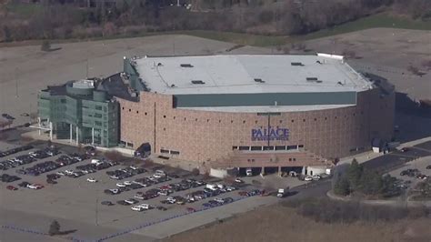 Pistons' onetime home, the Palace of Auburn Hills, torn down | wzzm13.com