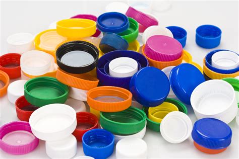 6 ways to recycle the bottle caps
