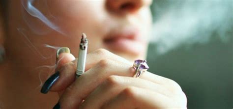 Selamat Hari Perempuan Internasional, Perempuan Perokok