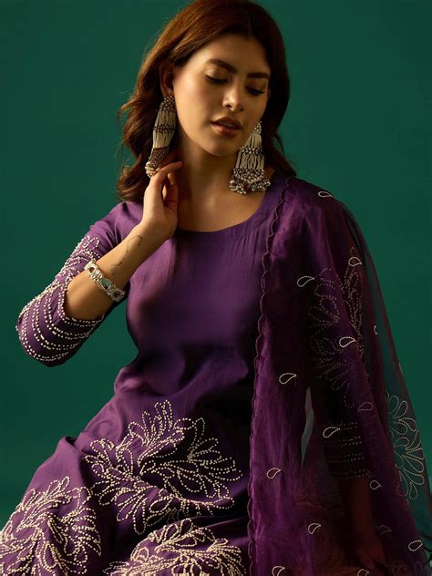 Hand-Embroidered Kurta Paired With Solid Ankle-Length Trousers And ...