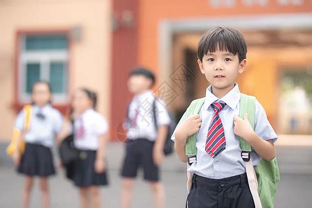 孩子多大年龄可以独自上学放学？独自上学的孩子需要具备哪些条件 - 知乎