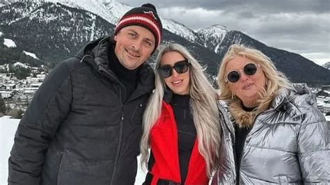 Knetterende ruzie tussen Monique en Denise bij De Hanslers: ´Word gek van je stem´