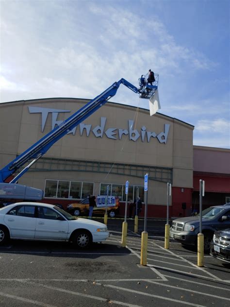 SHERM'S THUNDERBIRD MARKET - Klamath Falls OR - Hours, Directions ...