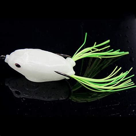 5.5cm 8/14g Luminous Frog Lure Fishing Lures Treble Hooks Top Water Ray ...
