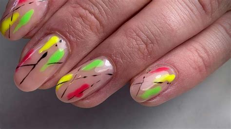 5 Ways To Rock Short Neon Nails – Moraze Cosmetics