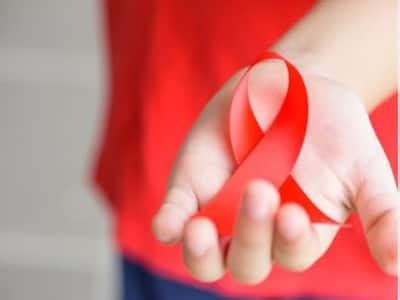बच्चों में दिखें ये 7 लक्षण तो हो जाएं अलर्ट, हो सकता है HIV/AIDS ...
