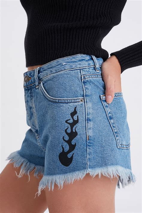 Flames fringed denim shorts | Collection 2019 | subdued.com