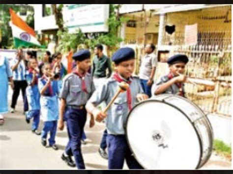125 teachers joined 700 students in a Sanskrit Samman Yatra in honor of ...