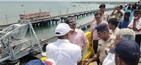 Southern Railway Additional General Manager inspects Pamban bridge in ...