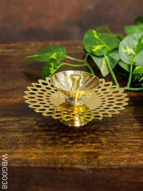 Brass Jhaali Sunflower Shaped Diya - WBG0038 – Wedtree