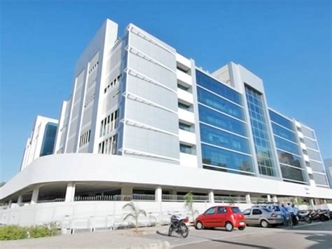 Magarpatta - Tower S4, Magarpatta City | JLL Properties - IN