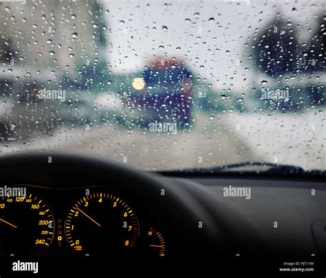 Dashboard Glare On Windshield at Louise Rizo blog