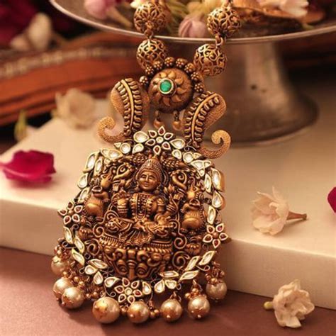 Latest Temple Jewellery Designs In Gold & All About Them | South Indian ...