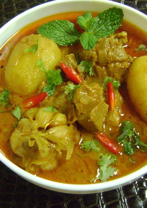 Mangshor Jhol (Mutton Curry - Bengali Style) Recipe by Bethica Das ...