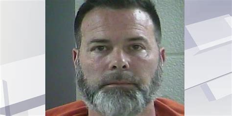 Police: Richie Farmer admitted to being on pain relievers, muscle ...