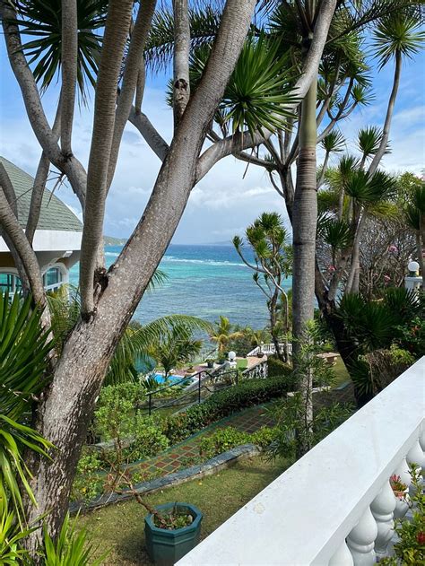 BREAKFAST AT MONACO (Manoc-Manoc) - Hotel Reviews, Photos, Rate ...