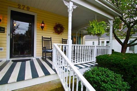 MONTGOMERY INN BNB (Versailles) - B&B Reviews, Photos, Rate Comparison ...