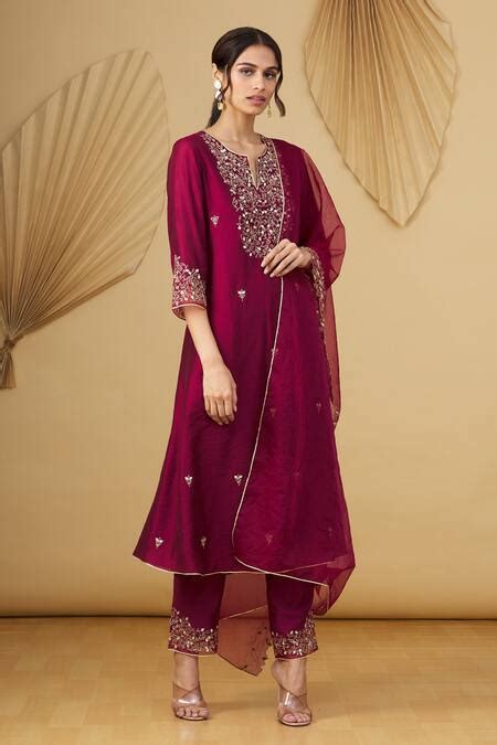 Buy Purple Floral Motifs Notched Embroidered Kurta Set For Women by ...