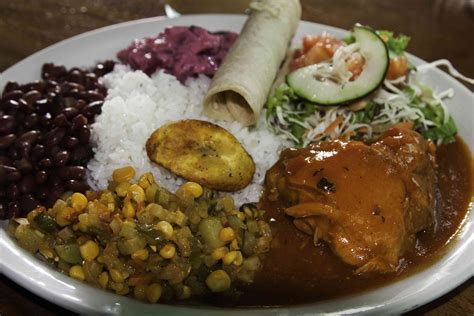 Foods to Try in Costa Rica