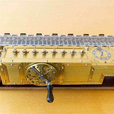 1 jan 1672 ano - maquina de leibniz (Linha do tempo)