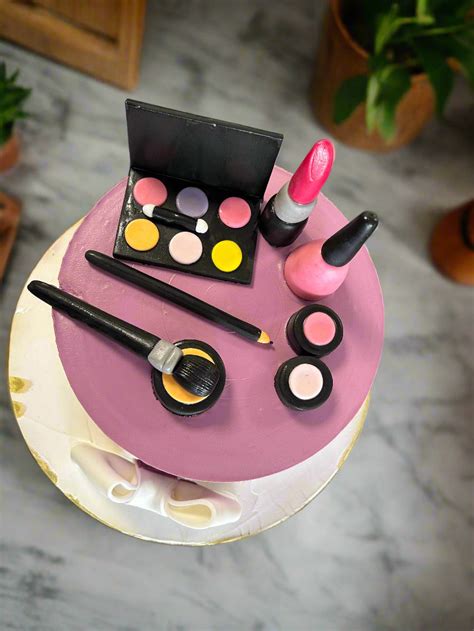 Makeup Theme Cake