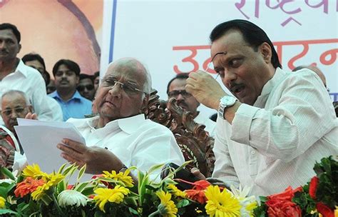 Now Anna Hazare Wants Probe Against Sharad Pawar In Rs 25,000 Crore ...