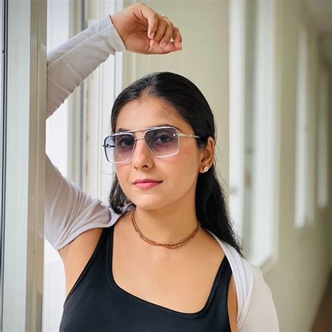 4Flaunt Bold Series Metal Frame Square Sunglasses - Blue