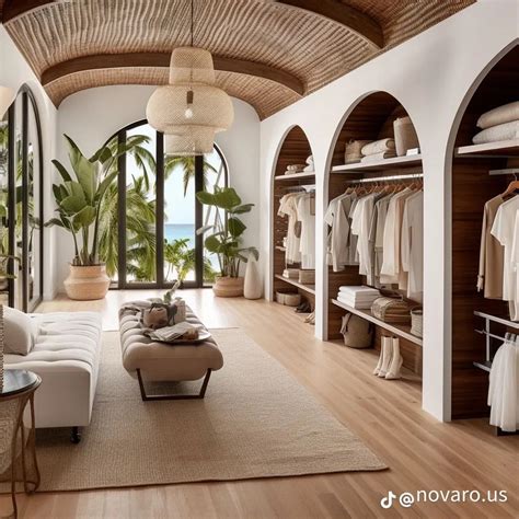 Spanish Style Home Decor: Beautiful Closet