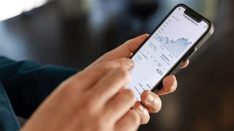 Apple stock rally took Wall Street to the cusp of its record; major ...