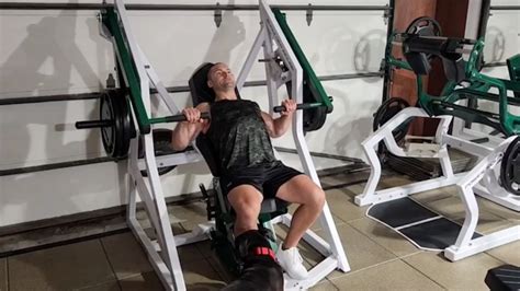 Chest Press Machine Exercise 的图像结果