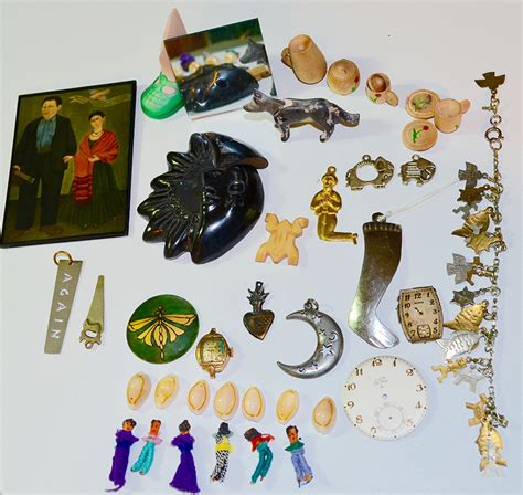 Evoking Frida Kahlo: Making Memory Altars and Shrines | Oaxaca Cultural ...