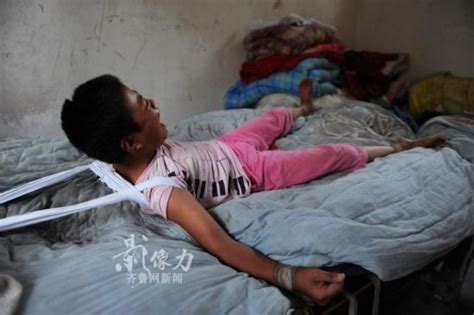 【图片故事】12岁女孩被绳子束缚的童年_新浪阳江