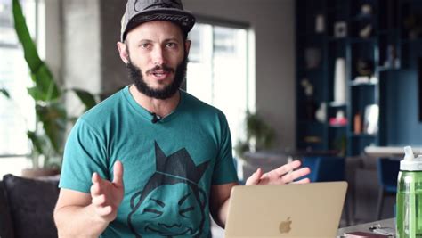 பேஸ்புக்-ல் இருந்து துரத்தப்பட்ட ஊழியர்.. இப்போ பிரபல டெக் மில்லியனர் ...